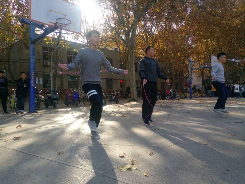 做爱自拍
成功举办“激扬青春,挥洒自我” 主题趣味运动会